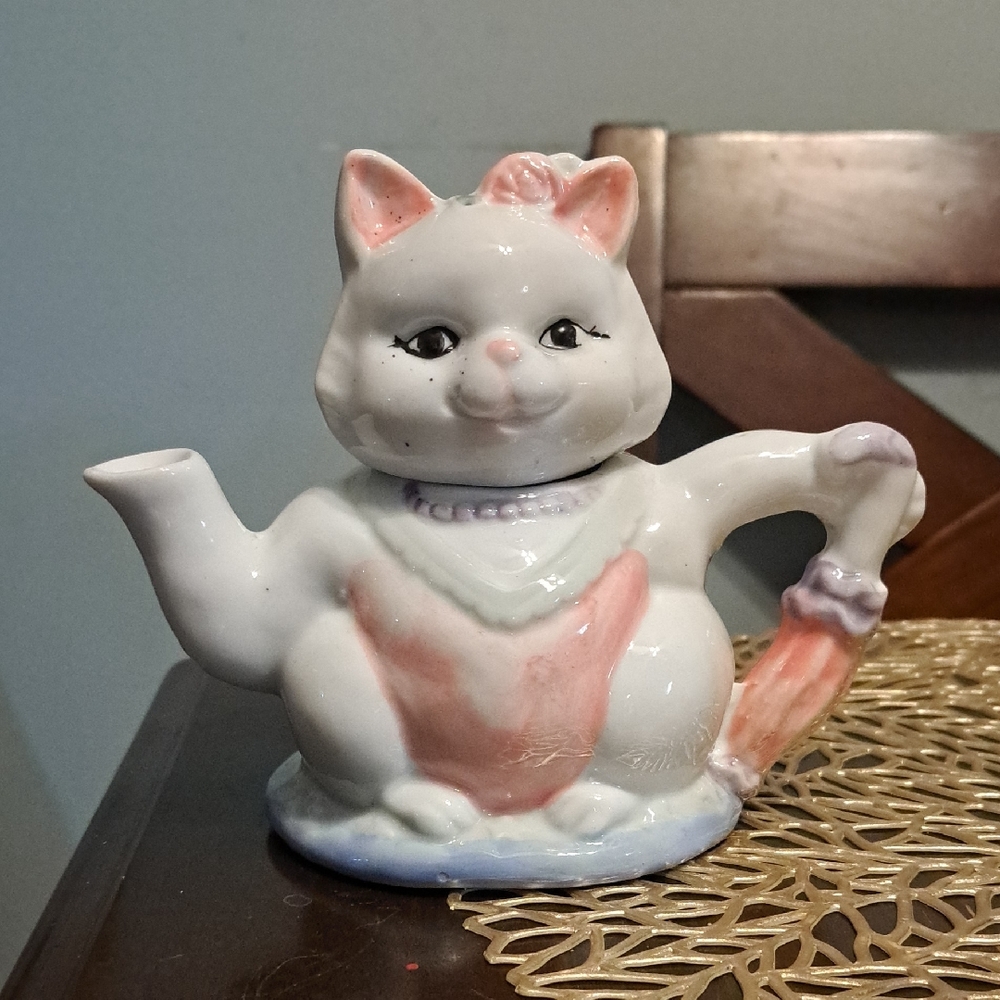 White and Pink Ceramic Cat Teapot Figurine - Decorative Cat Teapot